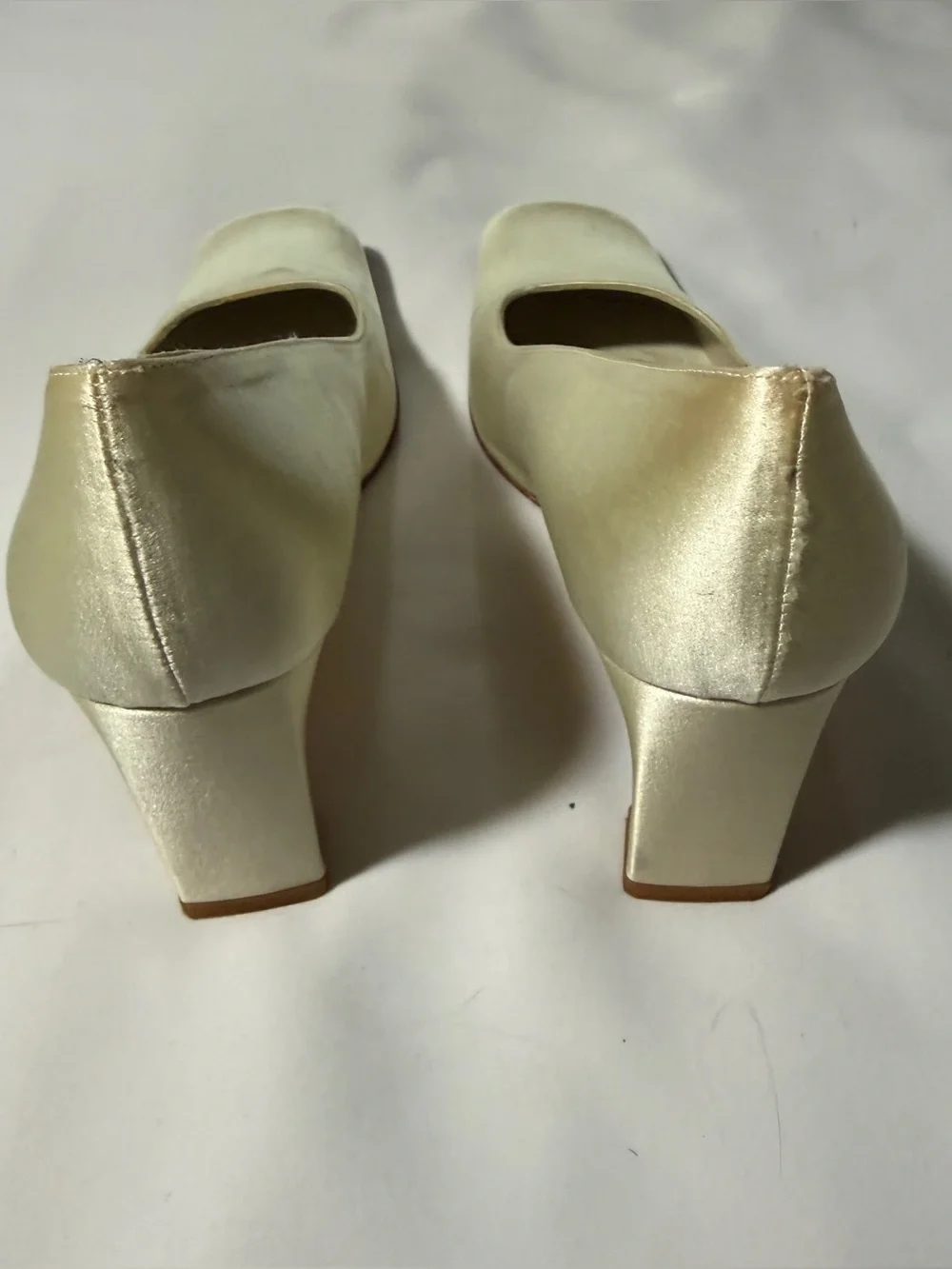 Vintage Ivory Satin Wedding Mid-Heel Pumps for Women